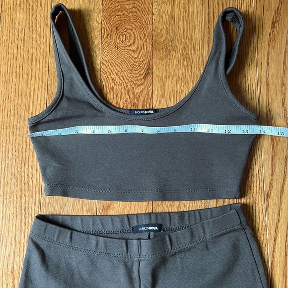 EUC Fashion Nova 2 Piece Bondoc Biker Short Set with Crop Top Olive Green Small - Picture 4 of 11